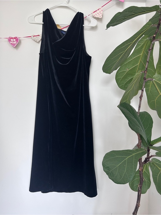 Reitmans Dresses & Skirts - REITMANS - Black velvet, cowl neck dress 👗
